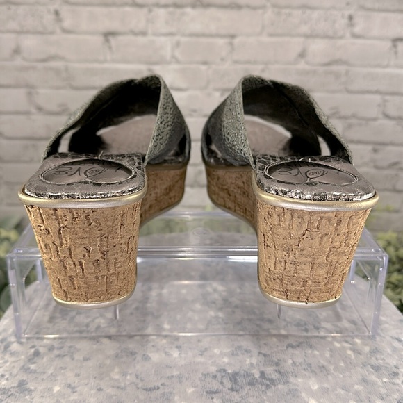 Love & Liberty Pewter Metallic Cross-Band Faux Cork Wedge Sandals WMS 9M🩶NWOT - Picture 6 of 12
